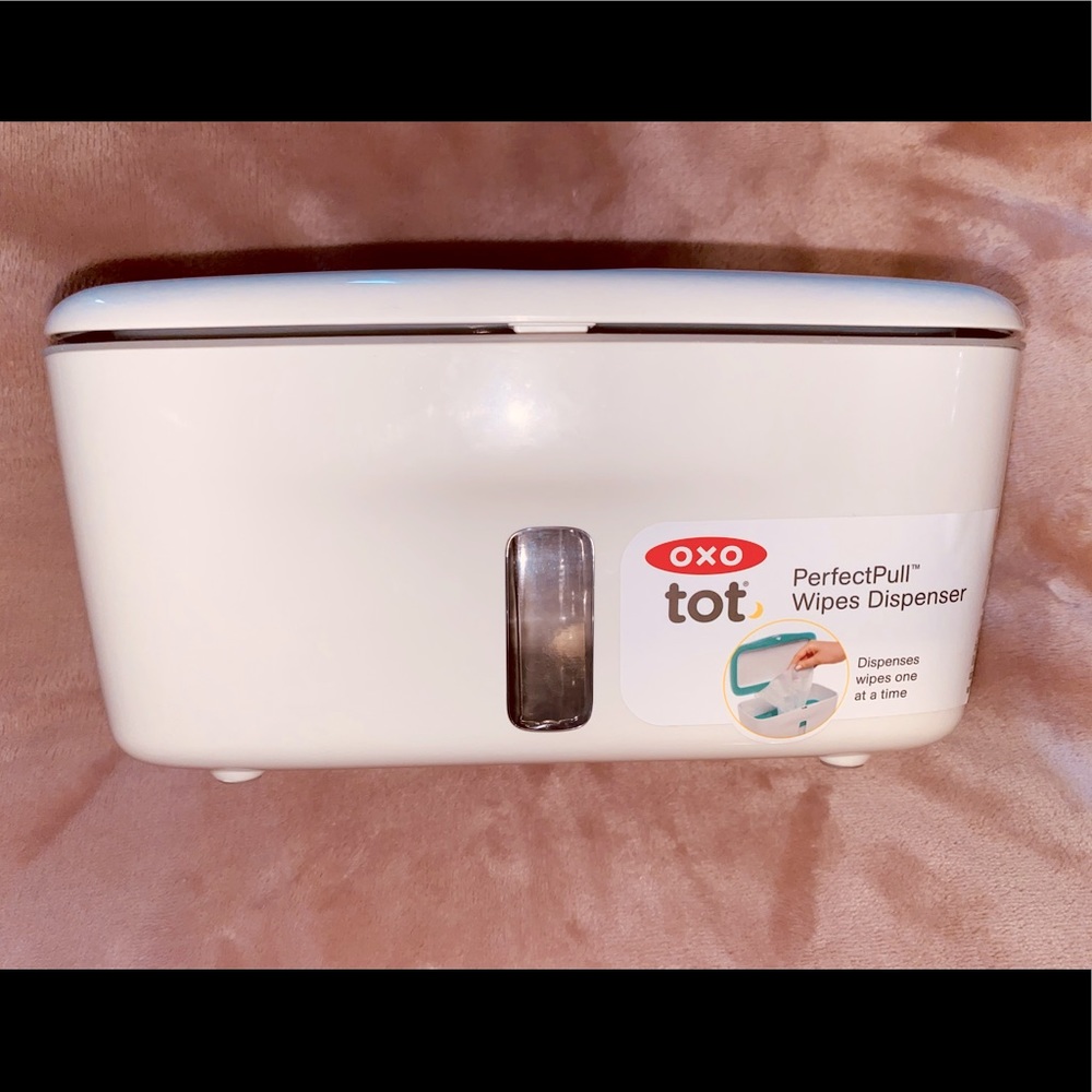 OXO TOT - Perfect Pull Wipe Dispenser 🧺